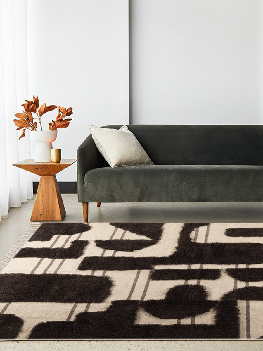 Designer Shag and Flatweave Rug – Unique Geometric Motif for a Chic Interior
